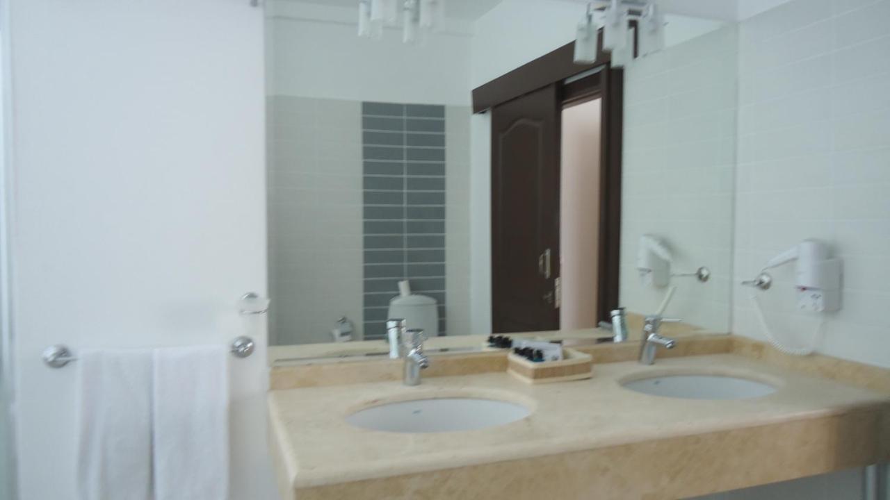 Ada Beach Hotel Krini Extérieur photo